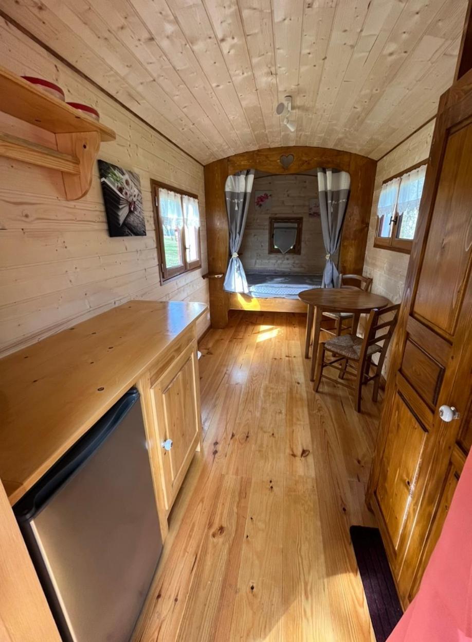 Camping De La Croix D'Arles Bourg  Eksteriør billede