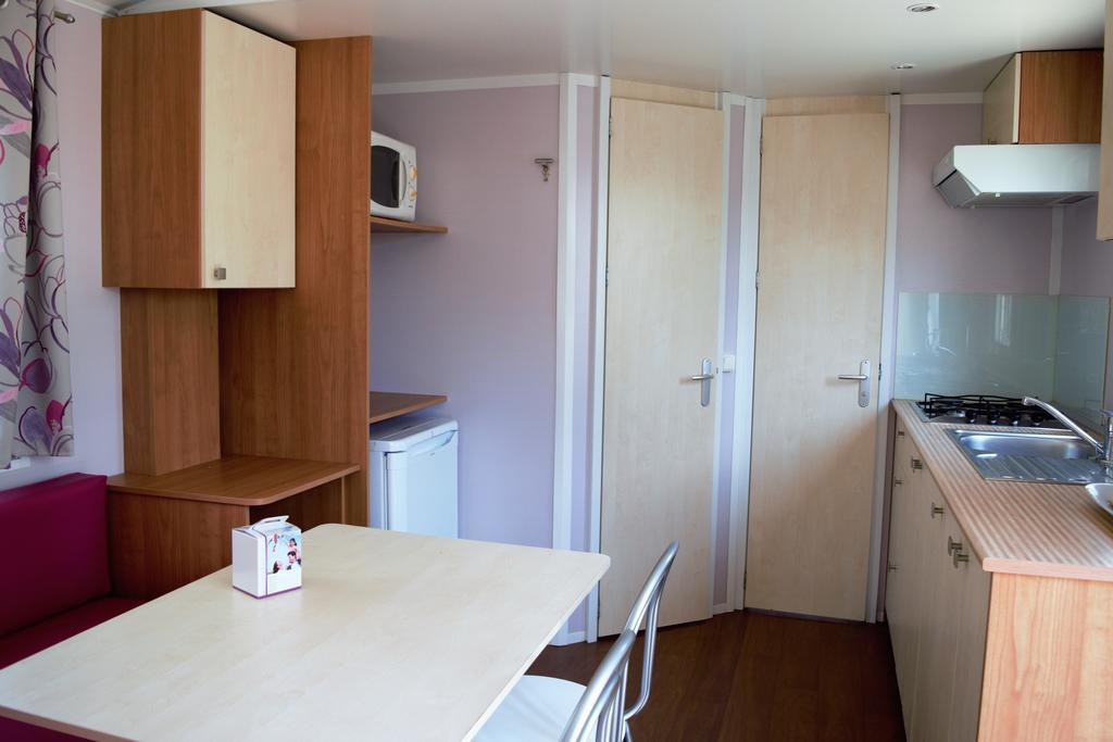 Camping De La Croix D'Arles Bourg  Eksteriør billede
