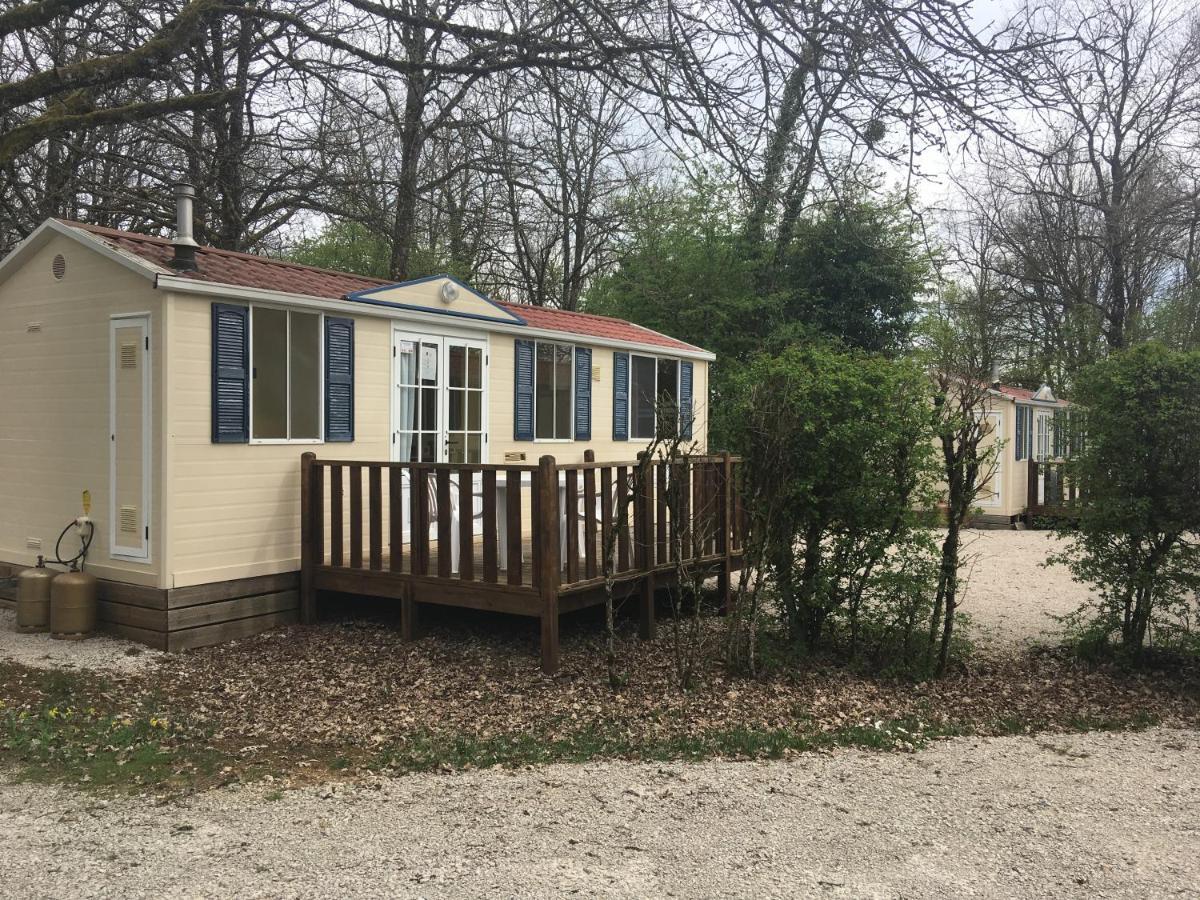 Camping De La Croix D'Arles Bourg  Eksteriør billede