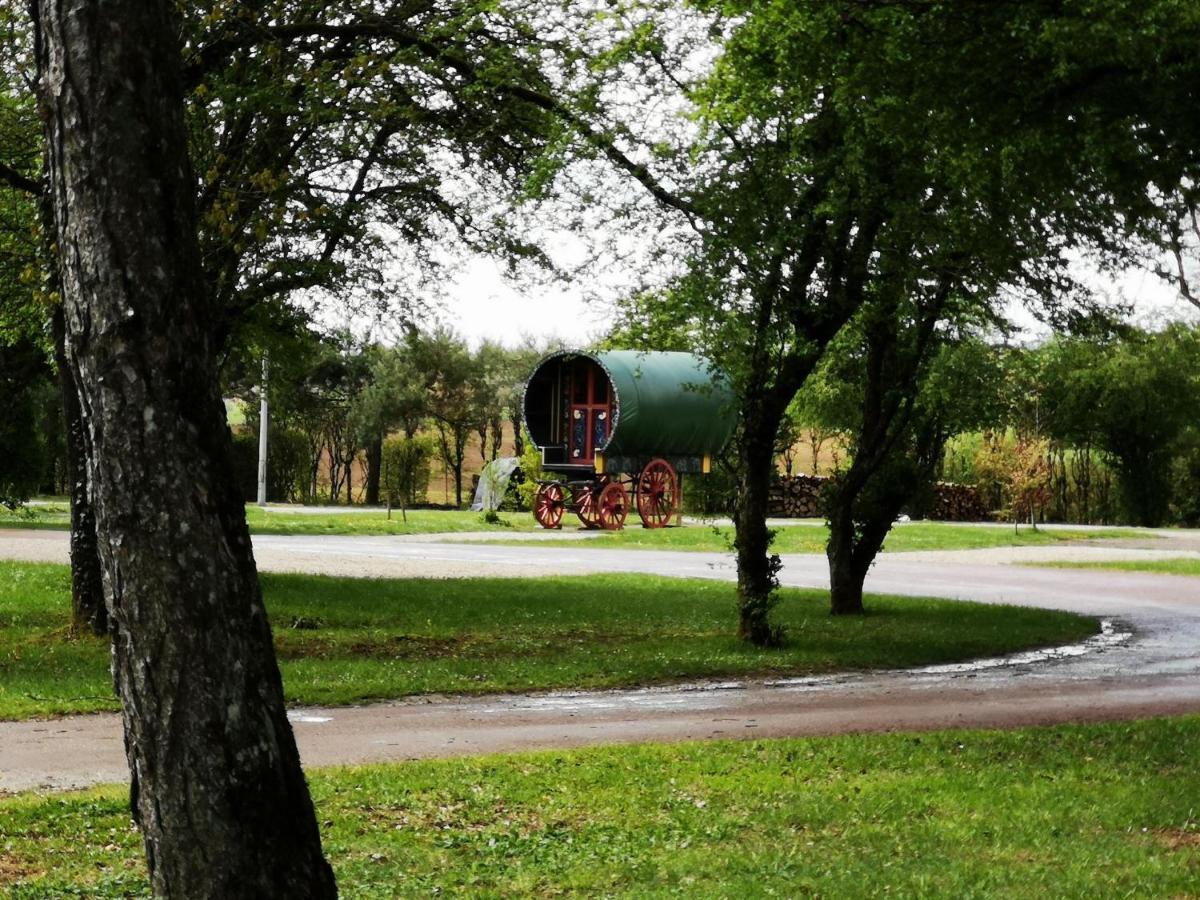 Camping De La Croix D'Arles Bourg  Eksteriør billede