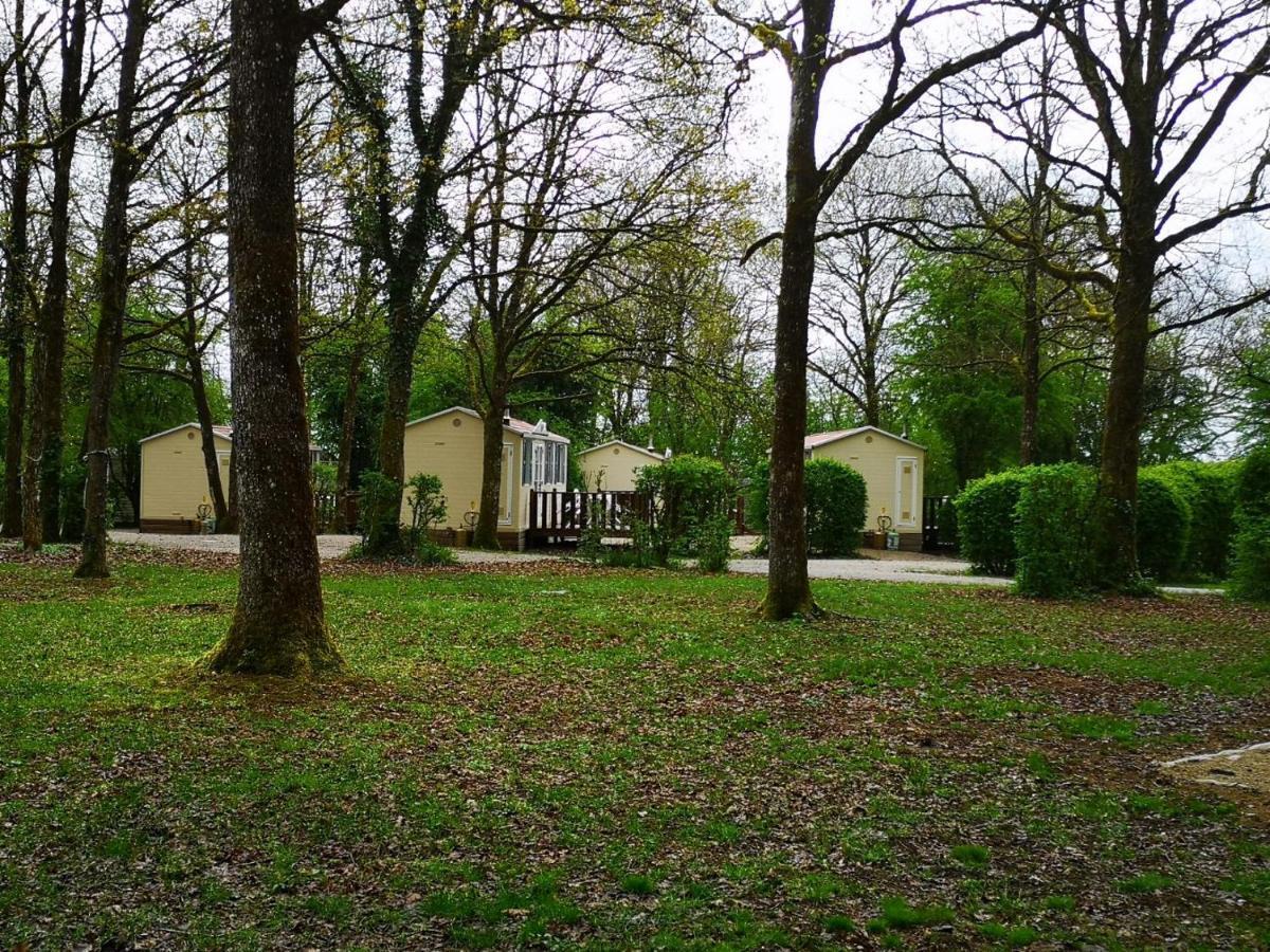 Camping De La Croix D'Arles Bourg  Eksteriør billede