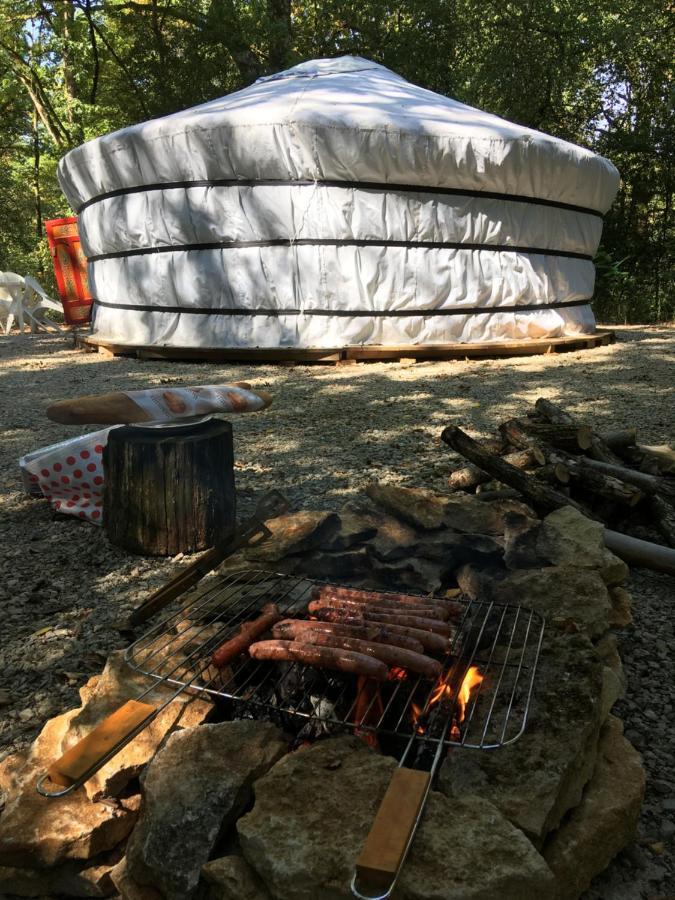 Camping De La Croix D'Arles Bourg  Eksteriør billede